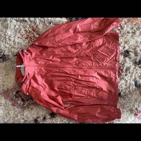 Women’s packable Columbia waterproof jacket - Picture 9 of 10